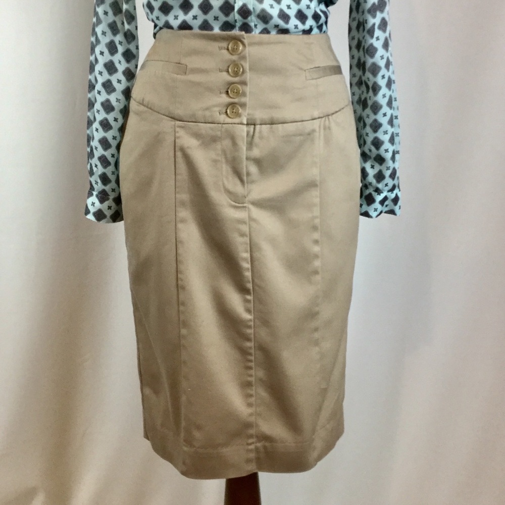 Worthington khaki skirt w/lining